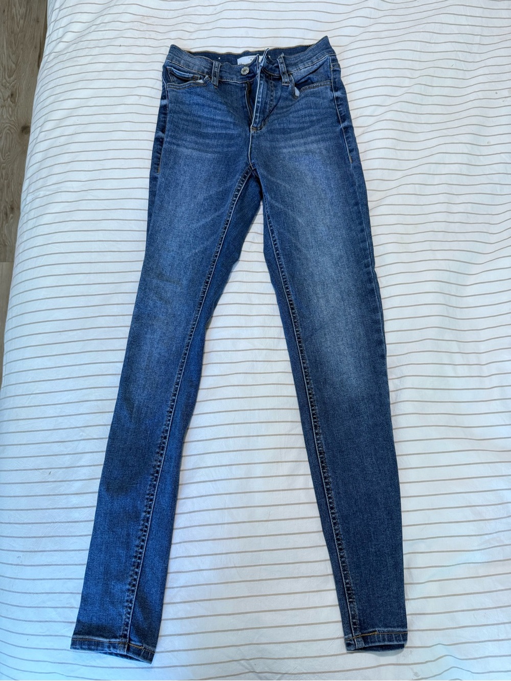Dynamite Women's Skinny Jeans in Dark Blue Wash